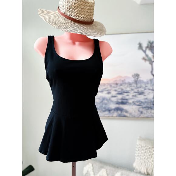 New EXPRESS stretchy curve flattering peplum tank top layering essential L - Picture 1 of 4